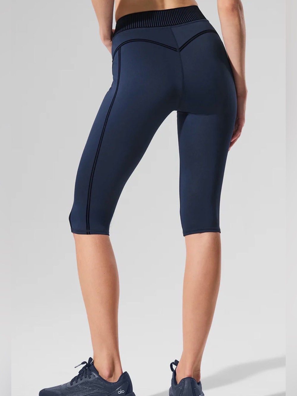 ALO Airlift High-Waist Line Up Capri in Navy Size S - Picture 4 of 13